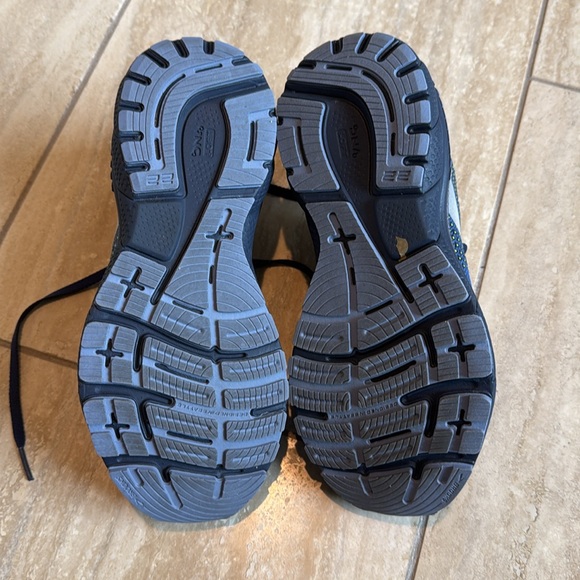 Brooks Adrenaline GTS 22 - Picture 6 of 8